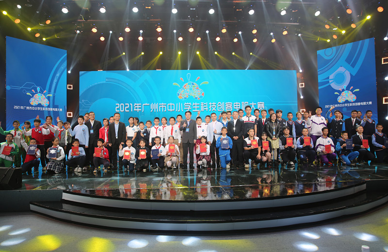 学生嘉宾合影 (1).jpg